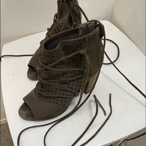 Very Volatile LA OPEN TOE GENUINE Suede BOOTS size 8.5